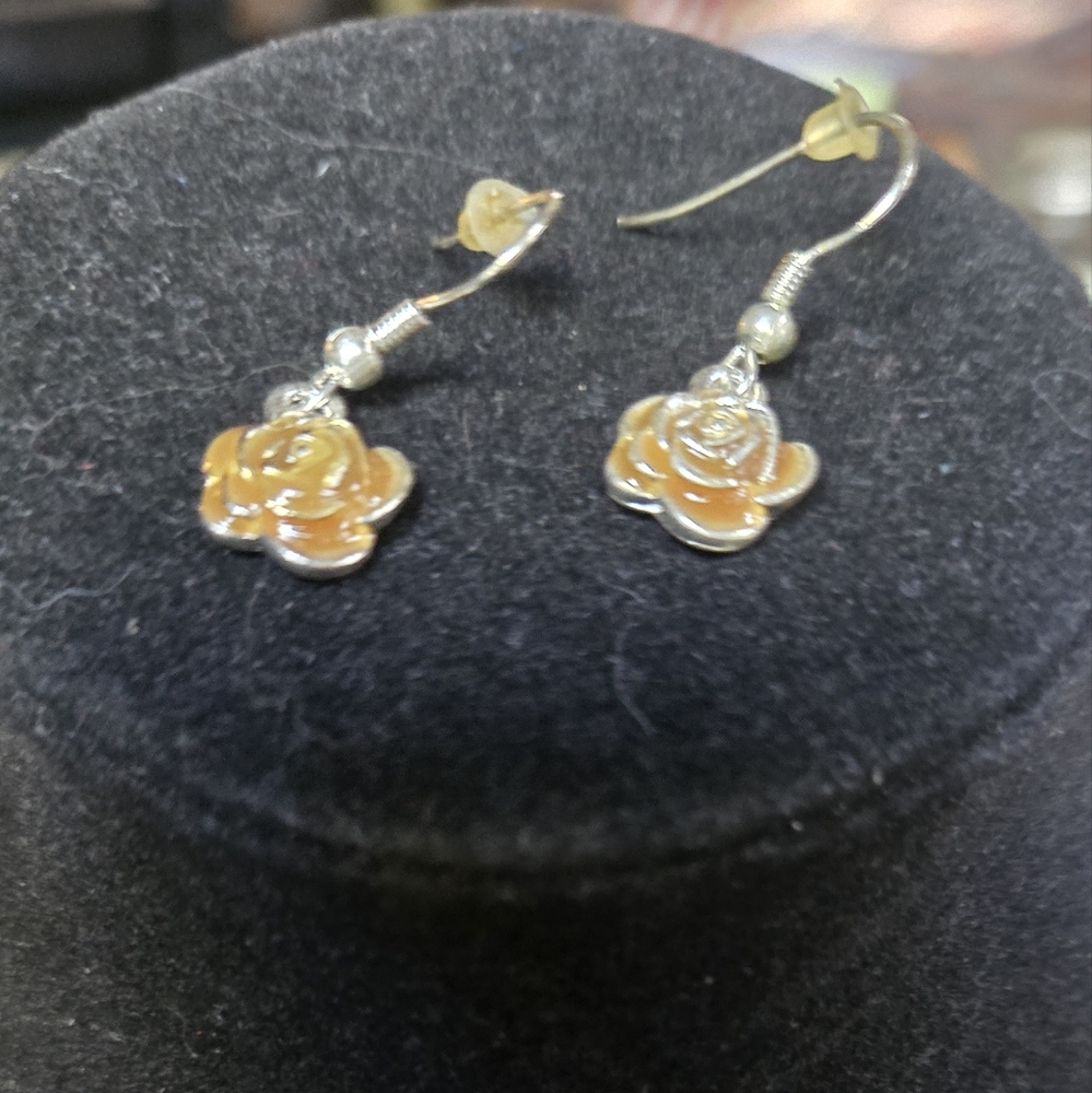 Enamel silver floral necklace & earring jewelry set - Picture 4 of 7